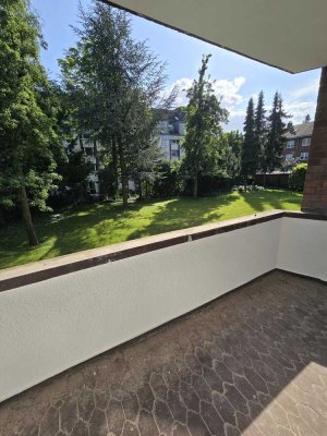 Hier wird für Sie saniert! Wunderschöne Erdgeschosswohnung mit Blick ins Grüne!