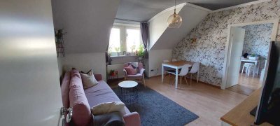 Lage, Lage, Lage - 3 - Zimmer DG-Wohnung im Herzen von Benrath
