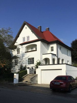 Geräumige und gepflegte 10-Zimmer-Villa in Bodenkirchen