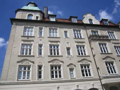 *SCHÖNE CHARMANTE 3-Zimmer-ALTBAU-Wohnung mit ca.92 m²,2 Balkone,SCHWABING-NÄHE KURFÜRSTENPLATZ