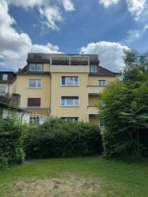 Elegantes Dachstudio mit Dachterrasse, EBK in Darmstadt-Mitte