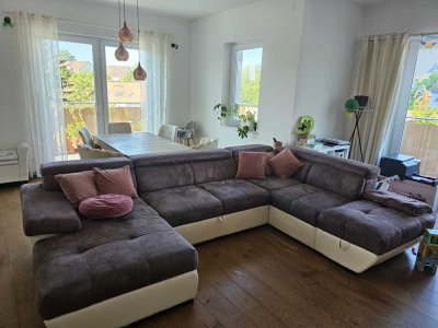 Penthousewohnung inklusive E Ladestellplatz und Sauna: Großzügige Vier-Zimmer-Wohnung in Berlin