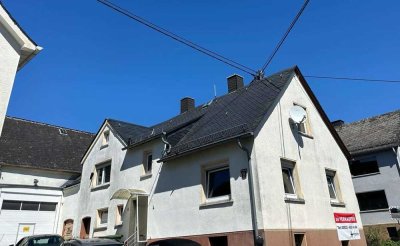Ein- bis Mehrfamilienhaus dazu eine Scheune im Stahlhofen mit Seeblick