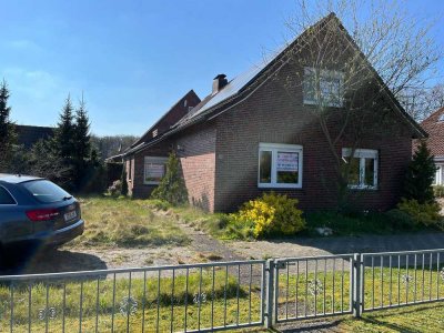 Günstiges 6-Raum-Reihenendhaus in Esens