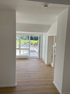 Erstbezug nach Renovierung: 2,5 Zimmer-Whg mit neuer Küche & Süd-Terrasse in Böblingen