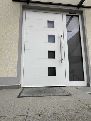 Attraktive und vollständig renovierte 4,5-Raum-Maisonette-Wohnung mit Balkon und EBK in Framersheim