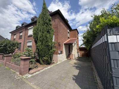 Moderne Ausstattung in einem traditionellen Haus in Moers-Scherpenberg