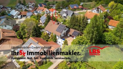 Stilvolles EFH im Landhausstil mit ELW, PV-Anlage und Doppelgarage