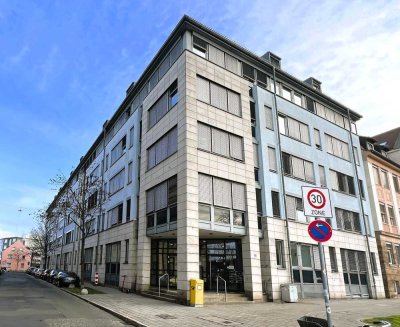Fürth-Stadtgrenze: 2-Zimmer Wohnung mit TG-Stellplatz, möbliert und neu vermietet