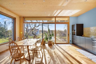 Zum Wohlfühlen: Lichtdurchflutetes Haus mit Naturpool Nahe Neusiedlersee