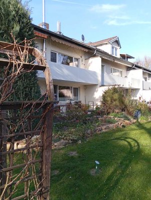 Charmante 2-Zimmer-Wohnung mit Kamin, Balkon im Grünen ab sofort
