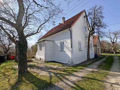 Solides Einfamilienhaus mit idyllischer Ruhe Oase
