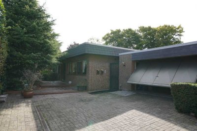 Bungalow inklusive Souterrain-Einliegerwohnung mit großem Platzangebot