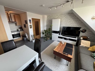 Helle 2-Zimmer Wohnung im 4. OG mit Garage in Nürnberg-Maxfeld