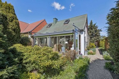 Kompakt wohnen, groß leben - 45 m² Haus, 1.109 m² Freiheit – mit Pool, Sauna & Kamin