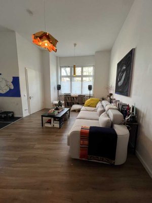 Geschmackvolle, vollst. renovierte 3-Zimmer-Erdgeschosswohnung mit geh. Innenausstattung