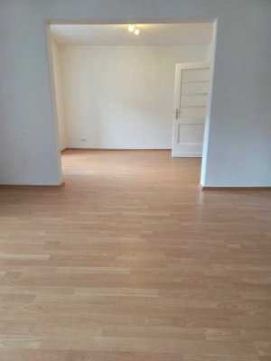 Helle 2,5-Zimmer-Wohnung in Barmen – Nähe Helios Klinikum, zentrale Lage, Einbauküche