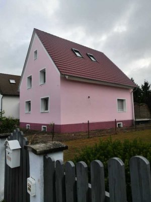 Erstbezug nach Sanierung mit Balkon: Attraktive 3-Zimmer-Dachgeschosswohnung in Mainhausen