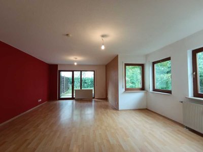 Schöne 3,5-Zimmer-Erdgeschoss-Wohnung mit Garten, Stellplatz & großem Hobbyraum zu vermieten!