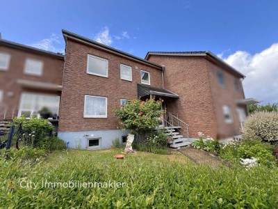 Zweifamilienhaus in Alt-Barsinghausen – Maisonette bezugsfrei, EG vermietet, 2 Garagen