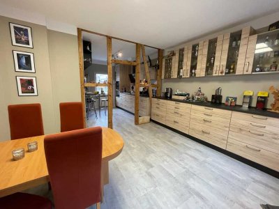 Großzügiges Stadthaus als EFH oder Mehrfamilienhaus, Selbstnutzung oder Kapitalanlage, mit Garten