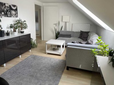 Moderne 2-Zimmer-Single-Wohnung im Dachgeschoss sucht Nachmieter