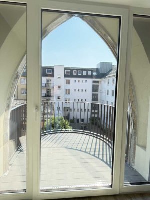 Wohnen mit Geschichte & Komfort: 3-Zimmer-Whg. mit 2 Balkonen in ehemaliger Kirche!