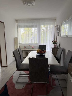 Lichtdurchflutet 3,5 Zimmer Wohnung mit zwei Balkonen