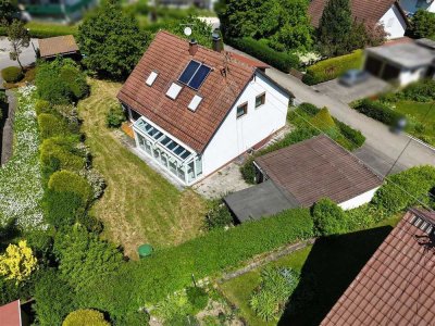 Schönes Familiendomizil auf sonnigem Grundstück