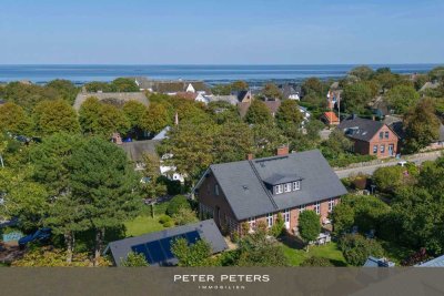 Königliches Zollhaus mit exklusivem Gästehaus im Herzen von Keitum