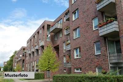 Fünffamilienhaus nebst Garagen + Kapitalanlage +