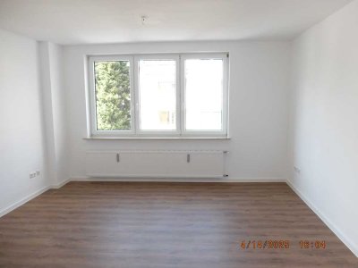Ansprechende 2,5-Zi.-Whg. inkl. neuer Einbauküche mit Balkon - modernisiert/renoviert