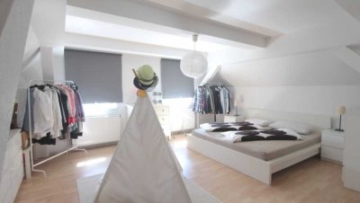 Helle und moderne 4-Zimmer-Maisonette-Wohnung mit Garten zu vermieten