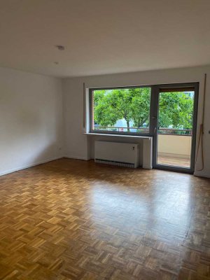 Gepflegte Hochparterre-Wohnung mit Balkon in Giesen-Hasede