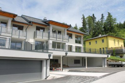 WOHNEN DE LUXE - 2 1/2-ZIMMER-WOHNUNG IM GRÜNEN