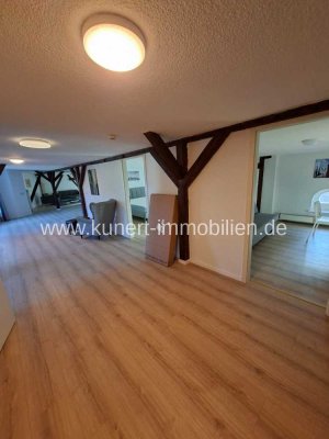 Attraktive 3-Zimmer-DG-Wohnung (möbliert) im gepflegten Altbau am Botanischen Garten,nahe Leopoldina