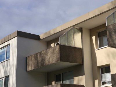Sehr schön geschnitten. Großer Sonnenbalkon.
