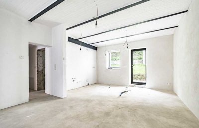 NEU ! *Paul & Partner* HISTORISCHE DOPPELHAUSHÄLFTE ZUM INDIVIDUELLEN AUSBAU !