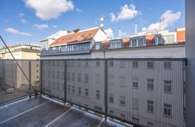 ++NEU++ Sanierungsbedürftige 2-Zimmer ALTBAUWOHNUNG mit Balkon!!