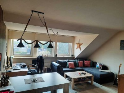 Hübsche Dachgeschosswohnung 3 Zimmer wird renoviert übergeben!