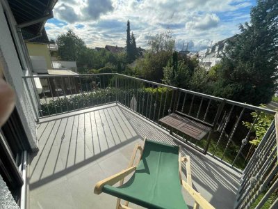 Helle großzügige DHH neu renoviert/ Garten & Balkon/ Ubahn Nähe