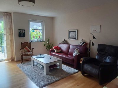 Gepflegte 2-Raum-Terrassenwohnung mit Garten, Garage und Einbauküche in Nähe des Kurparks