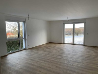 Erstbezug: Attraktive 3-Zi. Wohnung mit Garten, Top-Ausblick, Einbauküche. Ideal zu zweit.