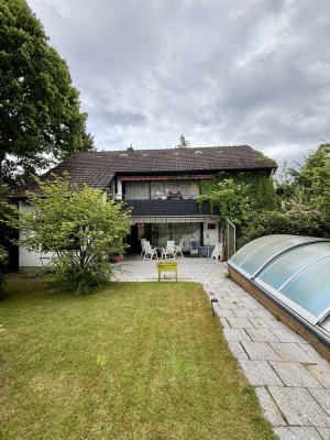 Großzügiges Ein- oder Zweifamilienhaus mit Pool in Benthe – Flexibilität trifft Wohnkomfort