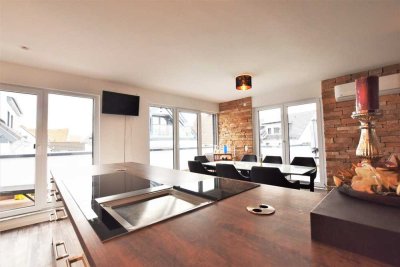 Stilvolle, luxuriöse 3-Zimmer-Penthousewohnung mit Terrasse und hochwertiger Einbauküche
