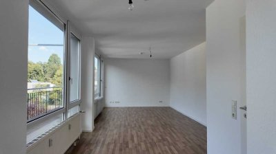 Große 1-Zimmer-Wohnung mit Balkon zur Miete in Köln Dellbrück!