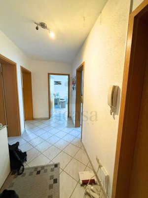 Lichtdurchflutete 2-Raum-Wohnung mit viel Stauraum und Charme in Wittgensdorf