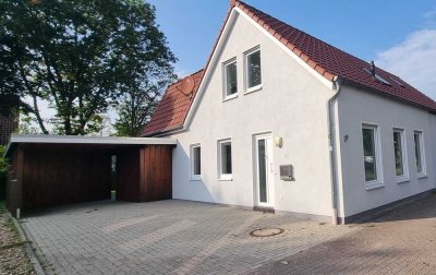 Doppelhaushälfte aus 2015/16 mit Garten, Carport und zwei Bädern zwischen Leer und Oldenburg
