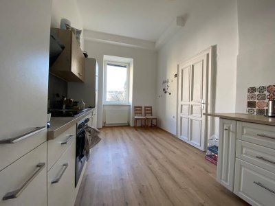 Großzügige 3-Raum Altbauwohnung generalsaniert, in zentraler Innenstadtlage!WG-geeignet!