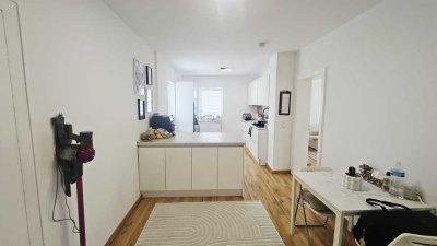 Schuch Immobilien - 3 bis 4 ZKB mit kleinem Innenhof Ortskern in Wiesbaden-Dotzheim